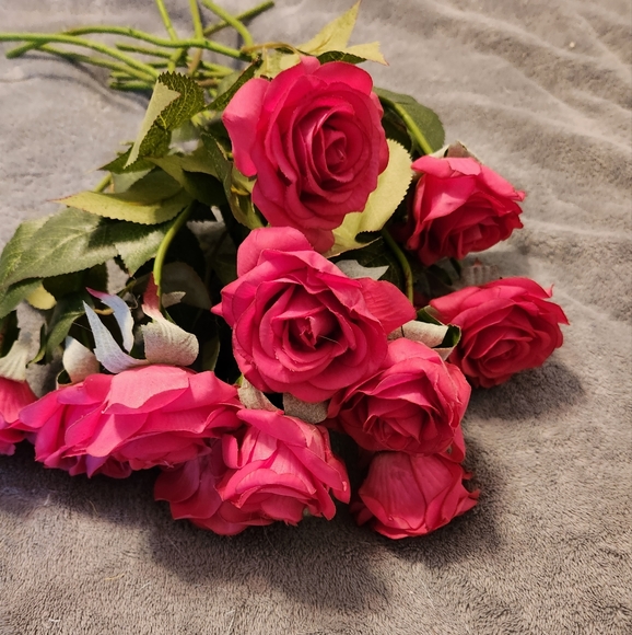 12 stems Real touch artificial roses, hot pink - Picture 4 of 4